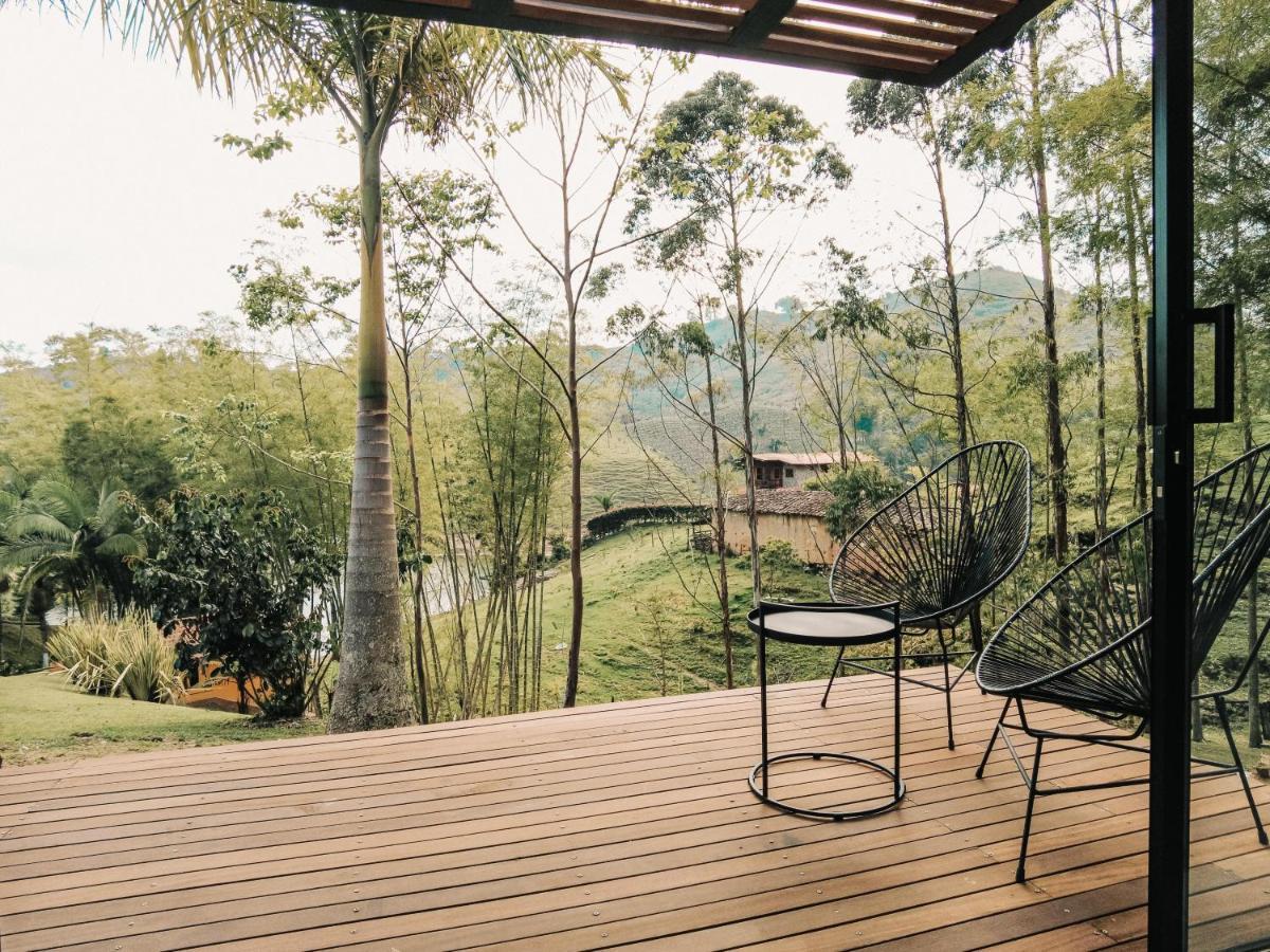 Volare Guatape Isla Hostel Exterior photo