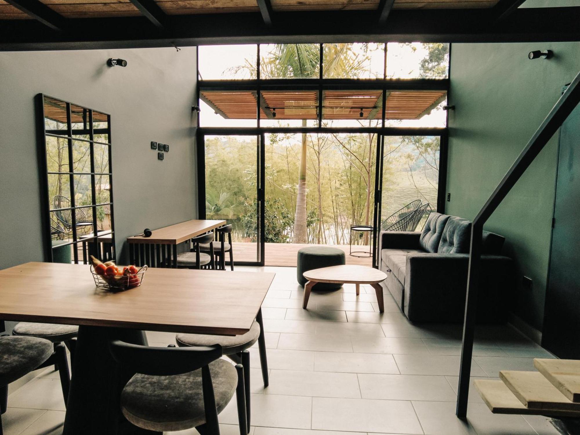 Volare Guatape Isla Hostel Exterior photo