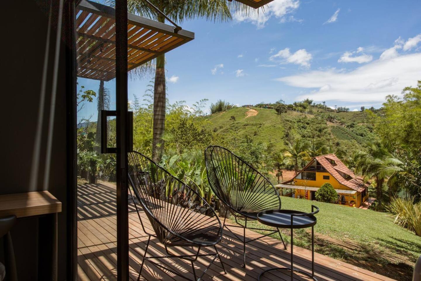 Volare Guatape Isla Hostel Exterior photo
