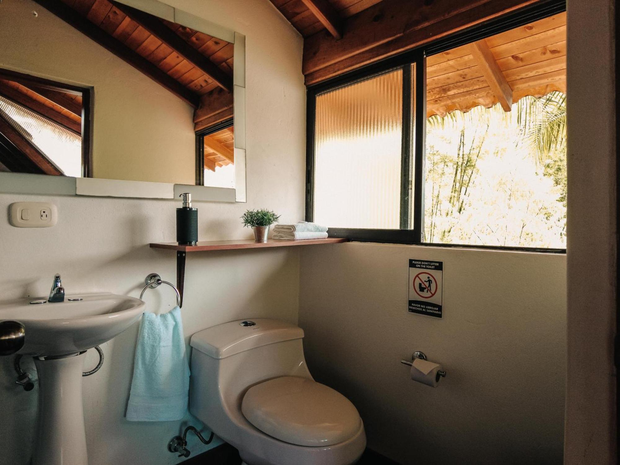 Volare Guatape Isla Hostel Exterior photo